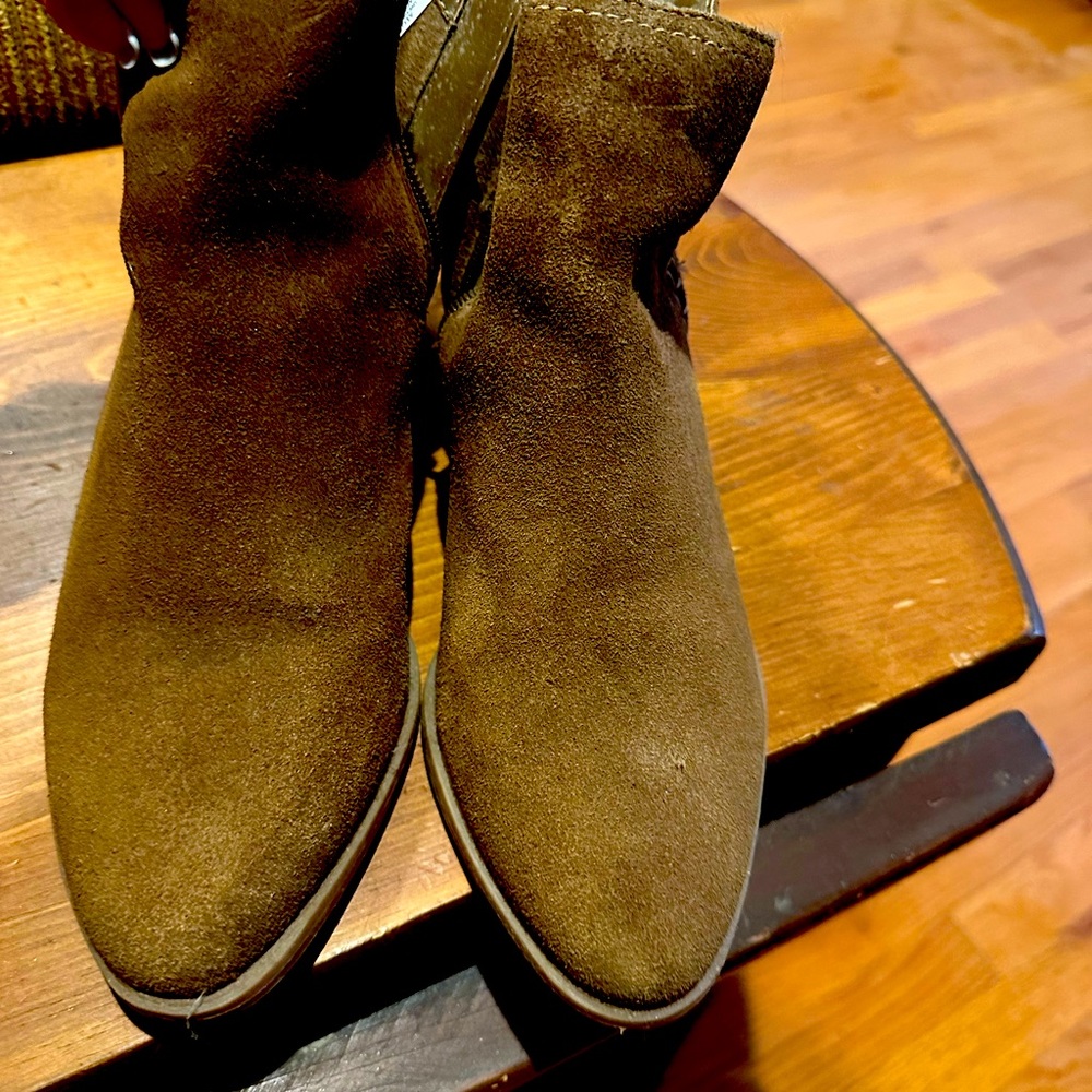 American Eagle suede fringe boot